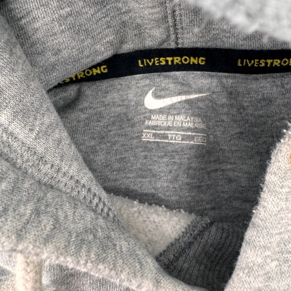 Nike Livestrong Hoodie Mens XXL Gray Embroidered Logo Pullover Sweatshirt